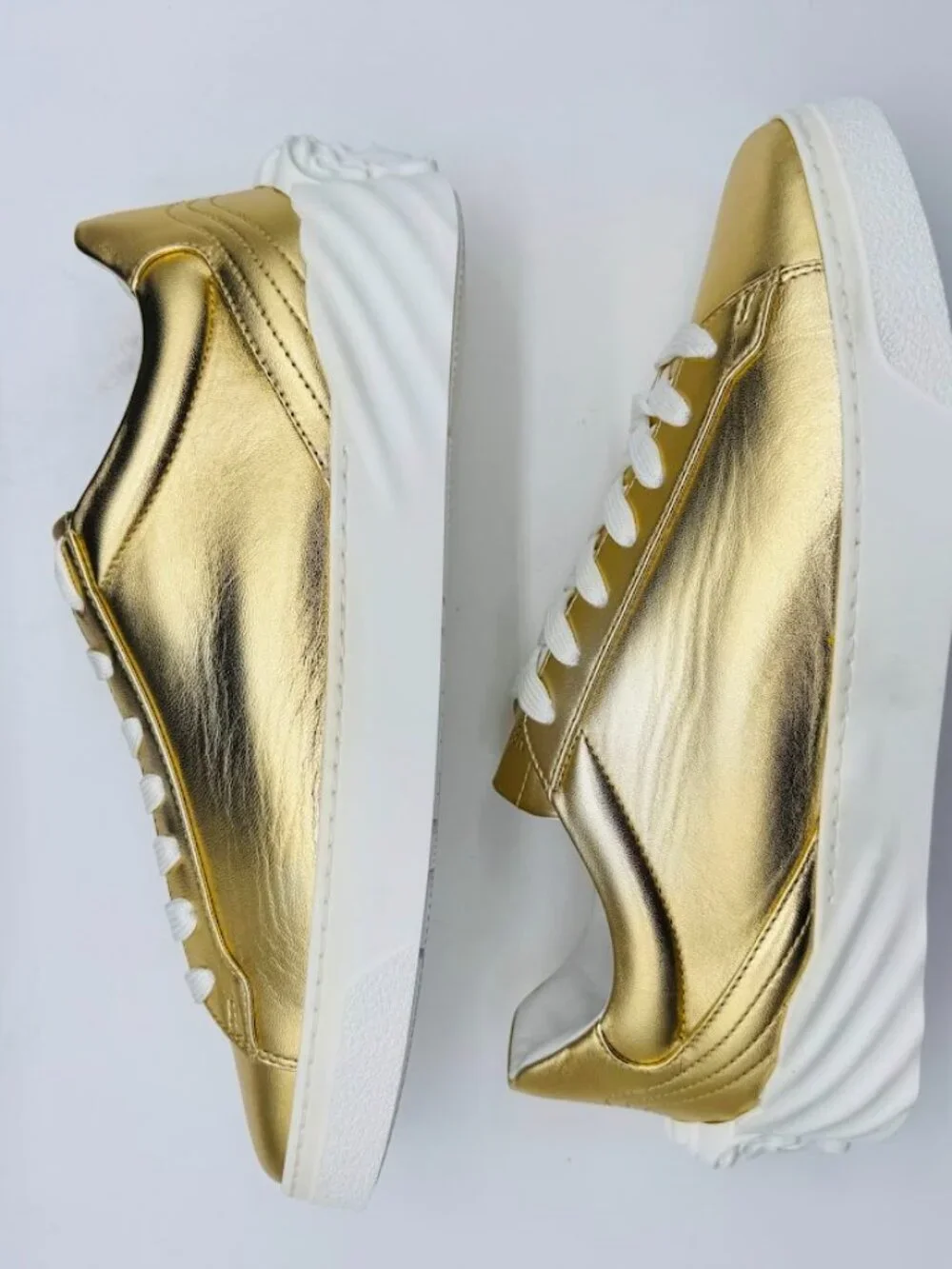 Versace Gold Laminated Nappa Medusa Sneakers Low Top Size 39 – Made in Italy NIB